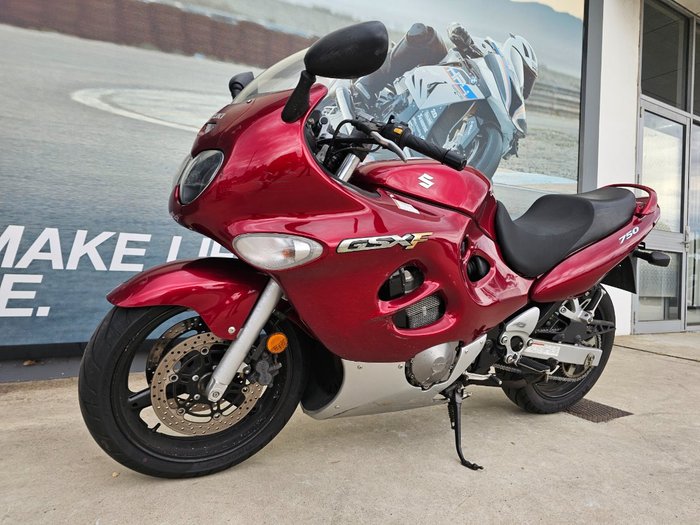 2006 Suzuki GSX750F Red