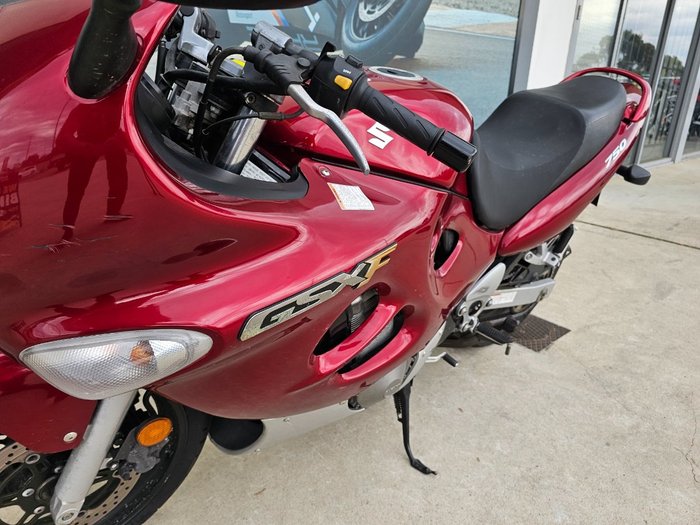 2006 Suzuki GSX750F Red