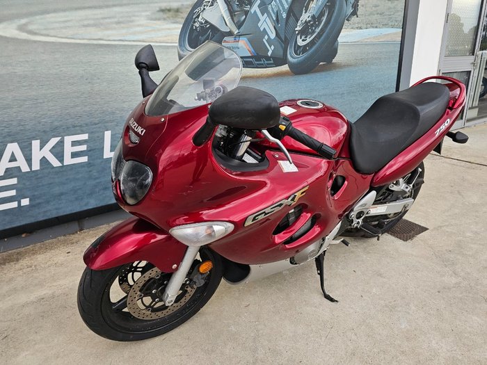 2006 Suzuki GSX750F Red