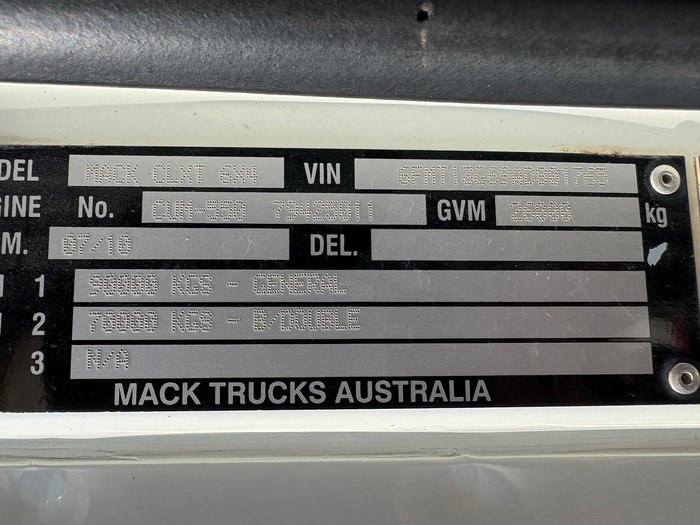 2010 Mack Superliner