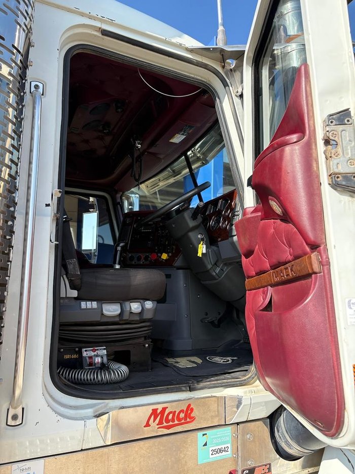 2010 Mack Superliner