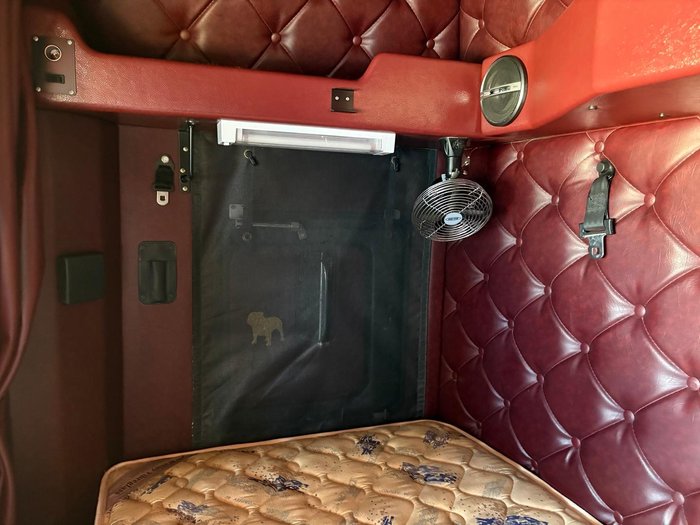 2010 Mack Superliner