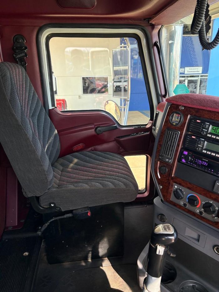 2010 Mack Superliner