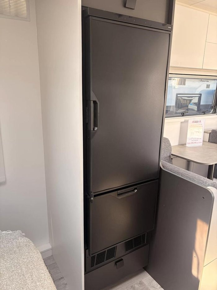 2025 New Age Caravans New Age Manta Ray 18 Expedition