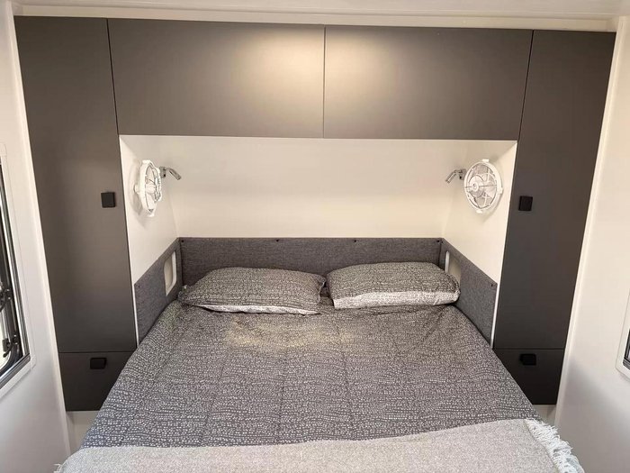 2025 New Age Caravans New Age Manta Ray 18 Expedition