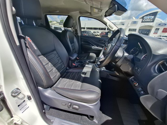 2023 Nissan Navara PRO-4X D23 MY23 4X4 Dual Range White Pearl