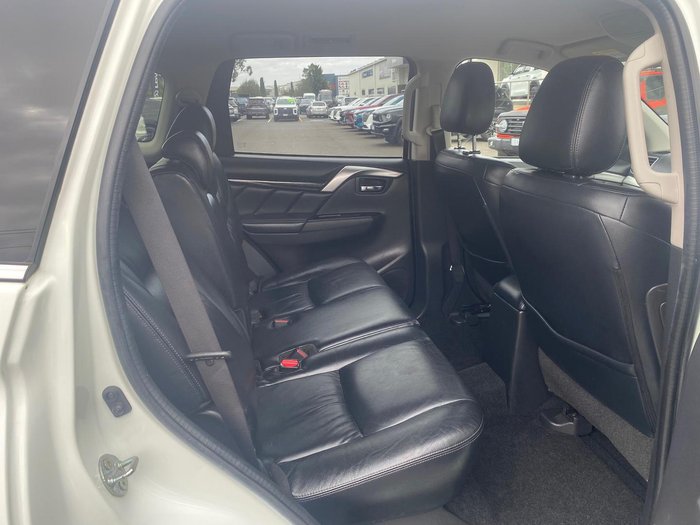 2016 Mitsubishi Pajero Sport GLS