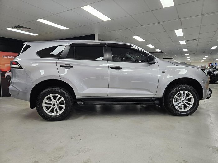 2022 Isuzu MU-X LS-M