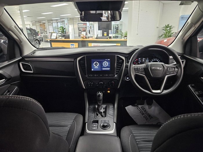 2022 Isuzu MU-X LS-M