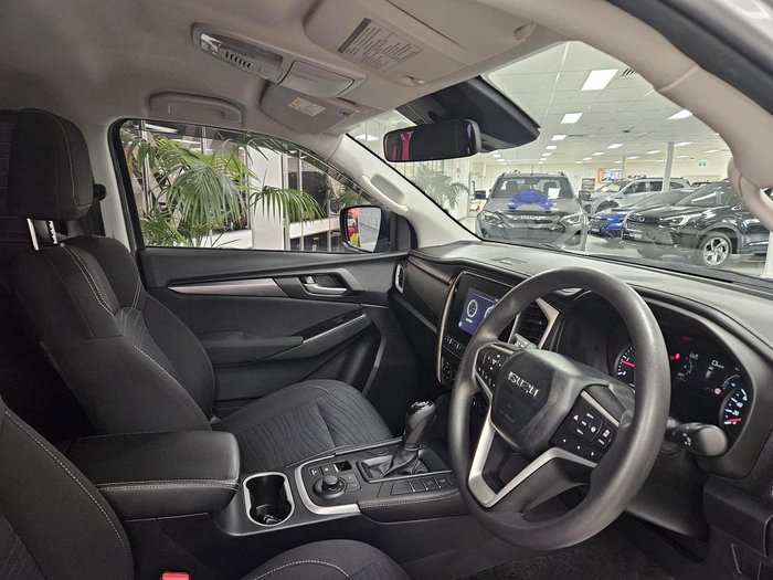 2022 Isuzu MU-X LS-M