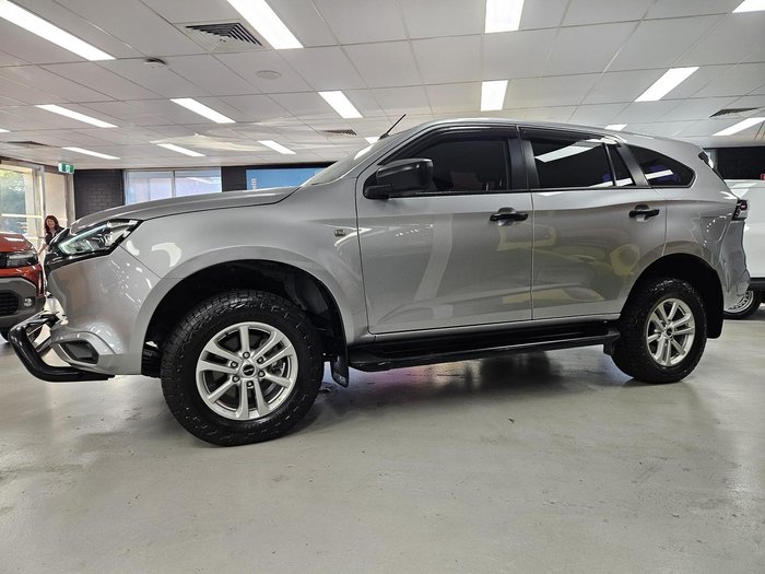 2022 Isuzu MU-X LS-M