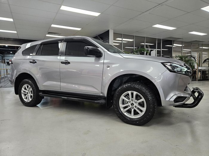 2022 Isuzu MU-X LS-M