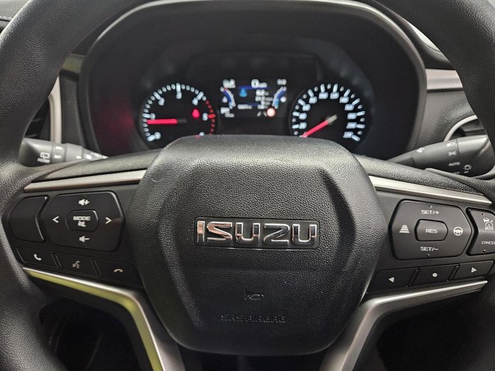 2022 Isuzu MU-X LS-M