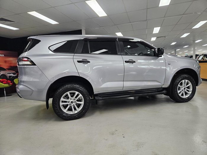 2022 Isuzu MU-X LS-M