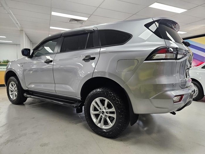 2022 Isuzu MU-X LS-M