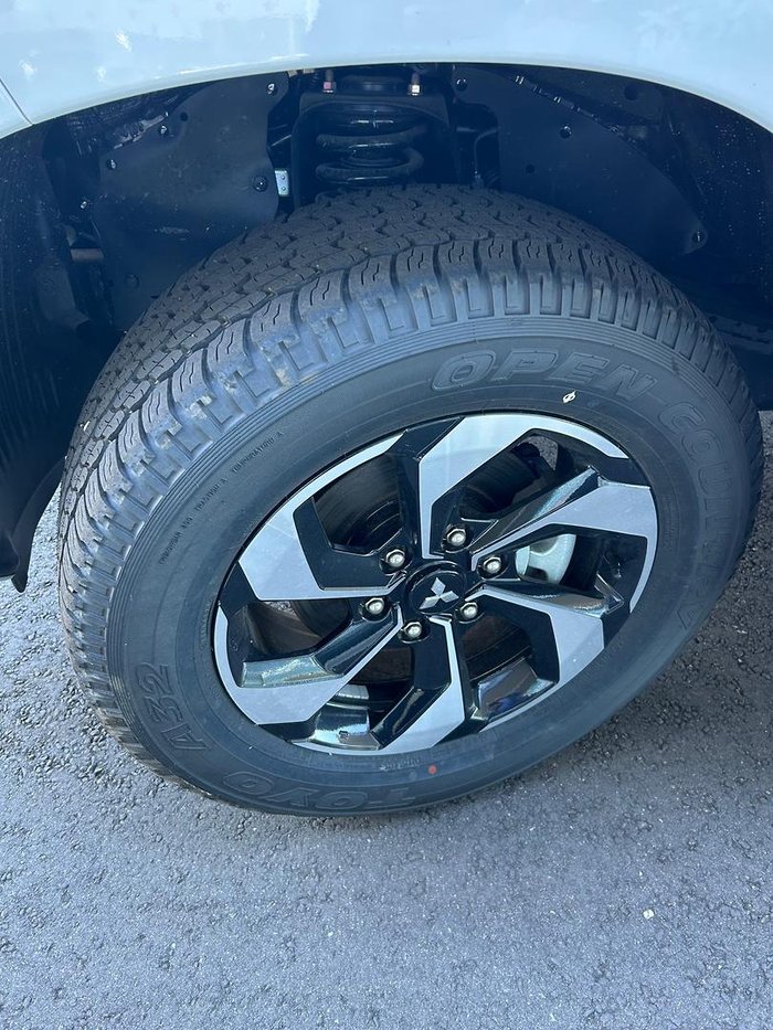 2024 Mitsubishi Pajero Sport Exceed