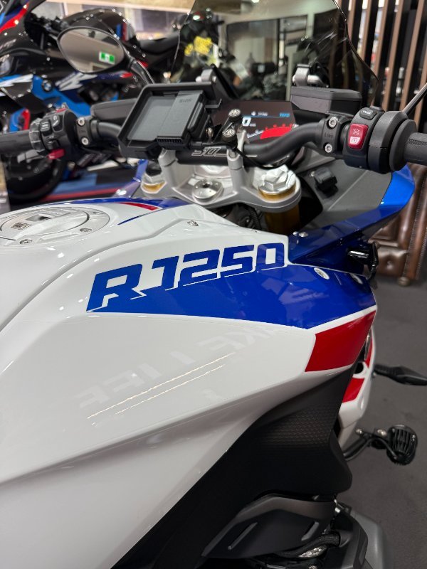 2024 BMW Motorrad R 1250 RS LIGHT WHITE/RACING BLUE METALL
