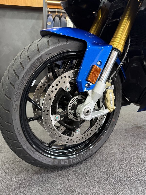 2024 BMW Motorrad R 1250 RS LIGHT WHITE/RACING BLUE METALL