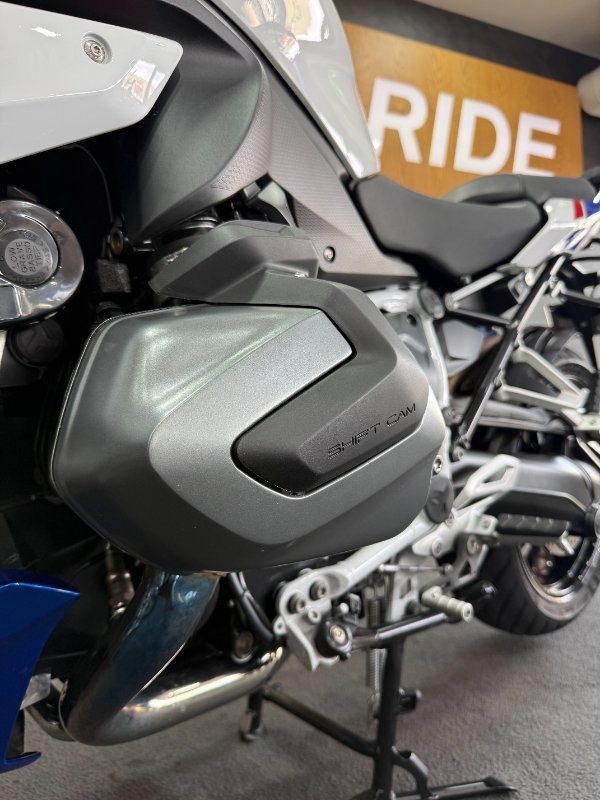 2024 BMW Motorrad R 1250 RS LIGHT WHITE/RACING BLUE METALL