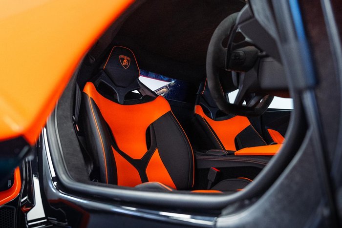 2025 Lamborghini Revuelto 744 MY24 AWD Arancio Apodis