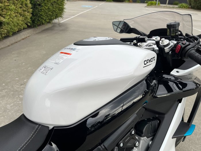 2025 CFMOTO 2025 CF Moto 650CC 675SR-R ABS NEBULA WHITE