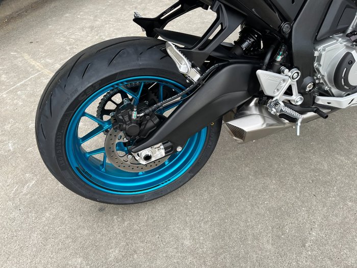 2025 CFMOTO 2025 CF Moto 650CC 675SR-R ABS NEBULA WHITE