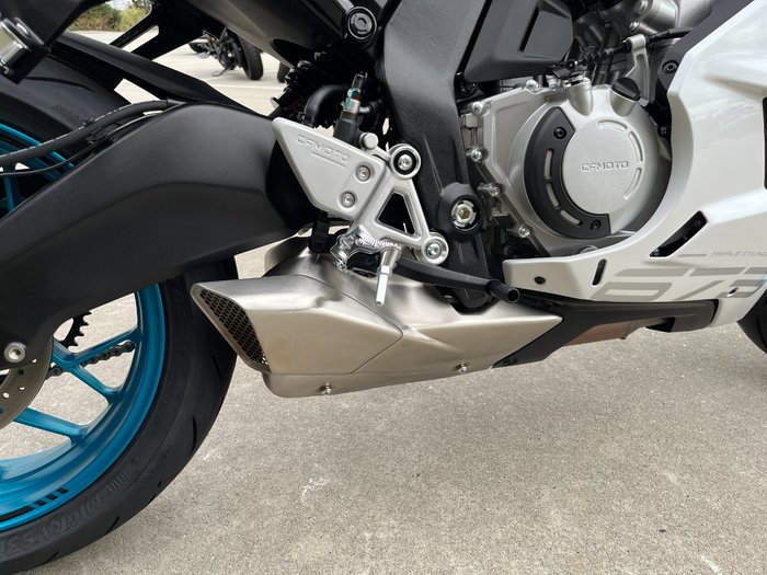 2025 CFMOTO 2025 CF Moto 650CC 675SR-R ABS NEBULA WHITE