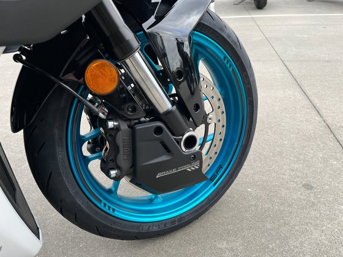 2025 CFMOTO 2025 CF Moto 650CC 675SR-R ABS NEBULA WHITE