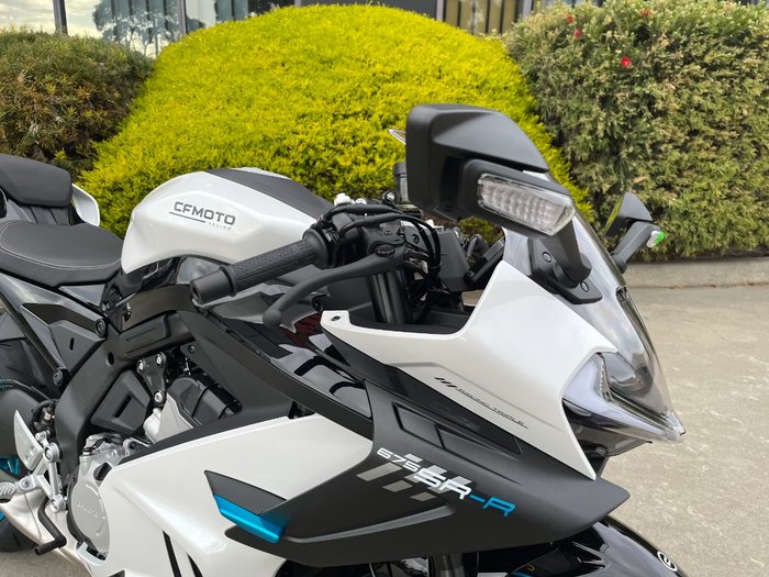 2025 CFMOTO 2025 CF Moto 650CC 675SR-R ABS NEBULA WHITE