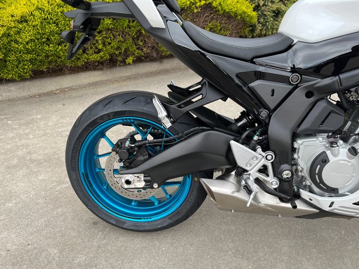 2025 CFMOTO 2025 CF Moto 650CC 675SR-R ABS NEBULA WHITE