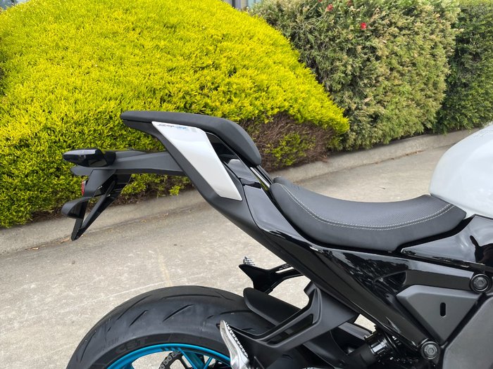 2025 CFMOTO 2025 CF Moto 650CC 675SR-R ABS NEBULA WHITE