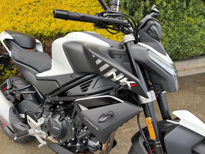 2025 CFMOTO 450 NK NEBULA WHITE