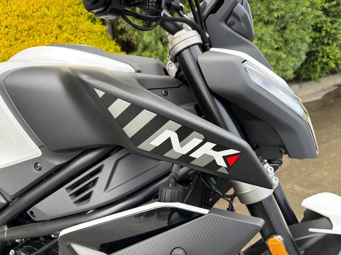 2025 CFMOTO 450 NK NEBULA WHITE