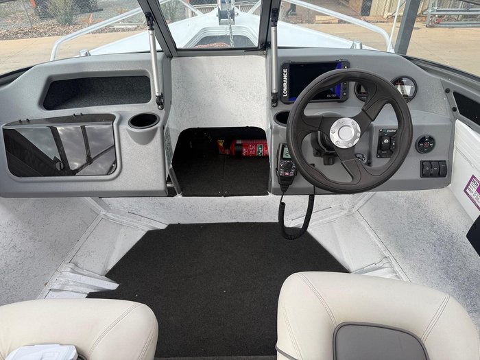 2023 QUINTREX 450 Fishabout