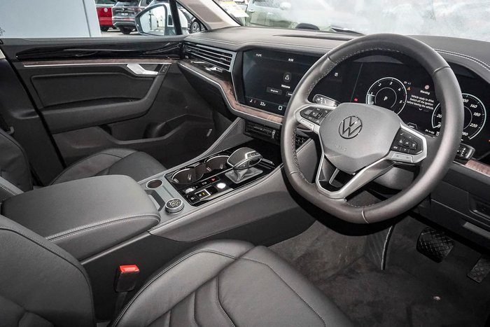 2025 Volkswagen Touareg 170TDI