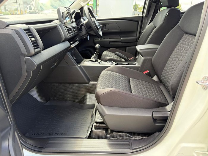 2025 Mitsubishi Triton GLX