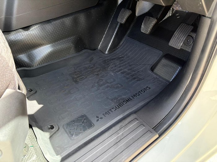 2025 Mitsubishi Triton GLX