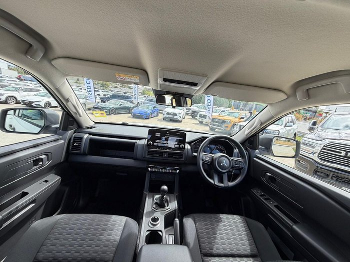 2025 Mitsubishi Triton GLX