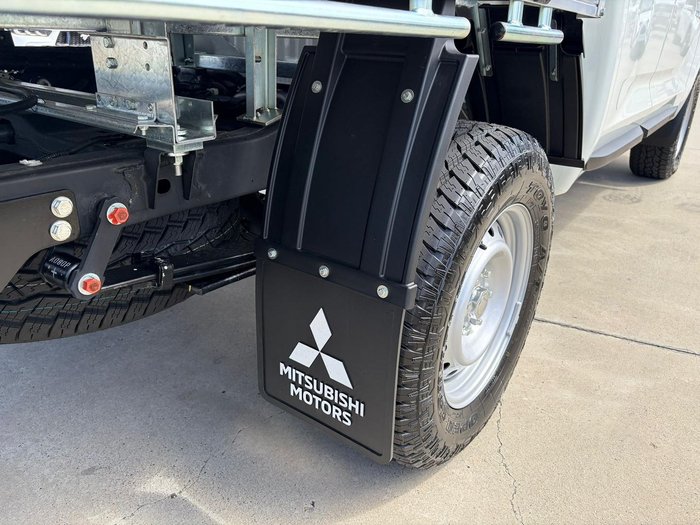 2025 Mitsubishi Triton GLX