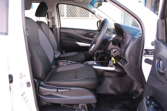 2021 Nissan Navara SL