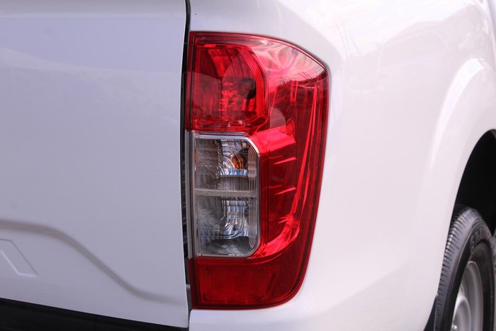 2021 Nissan Navara SL