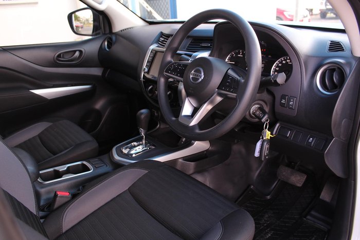 2021 Nissan Navara SL