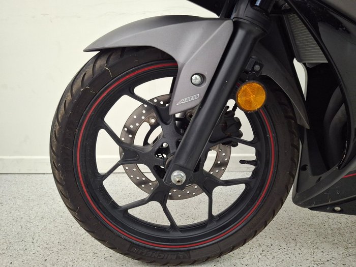 2016 YAMAHA YZF-R3 grey