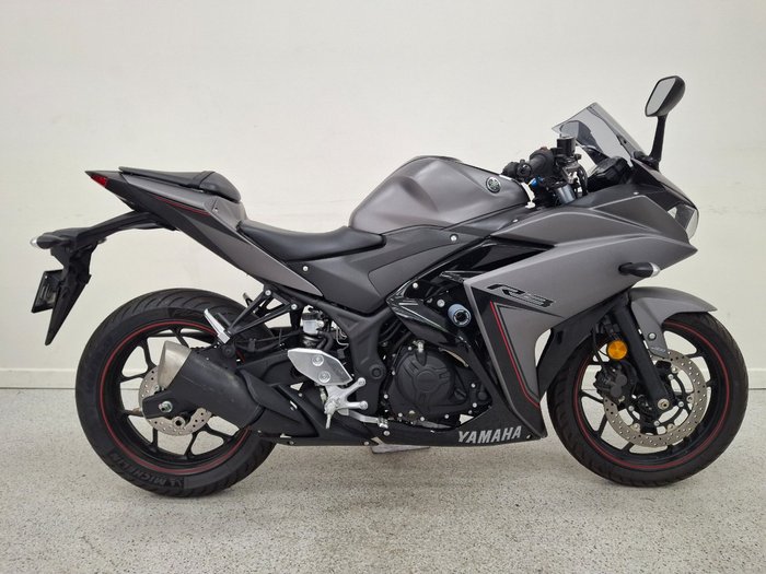 2016 YAMAHA YZF-R3 grey