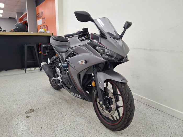 2016 YAMAHA YZF-R3 grey