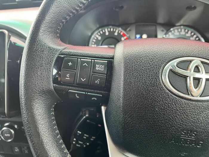 2020 Toyota Hilux SR5