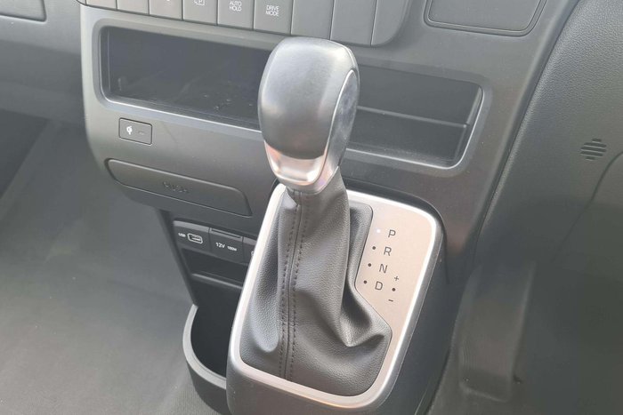 2022 Hyundai STARIA LOAD