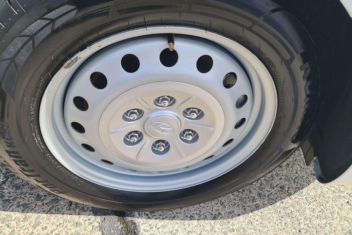 2022 Hyundai STARIA LOAD