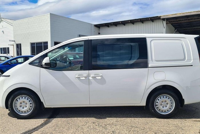 2022 Hyundai STARIA LOAD