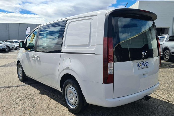 2022 Hyundai STARIA LOAD